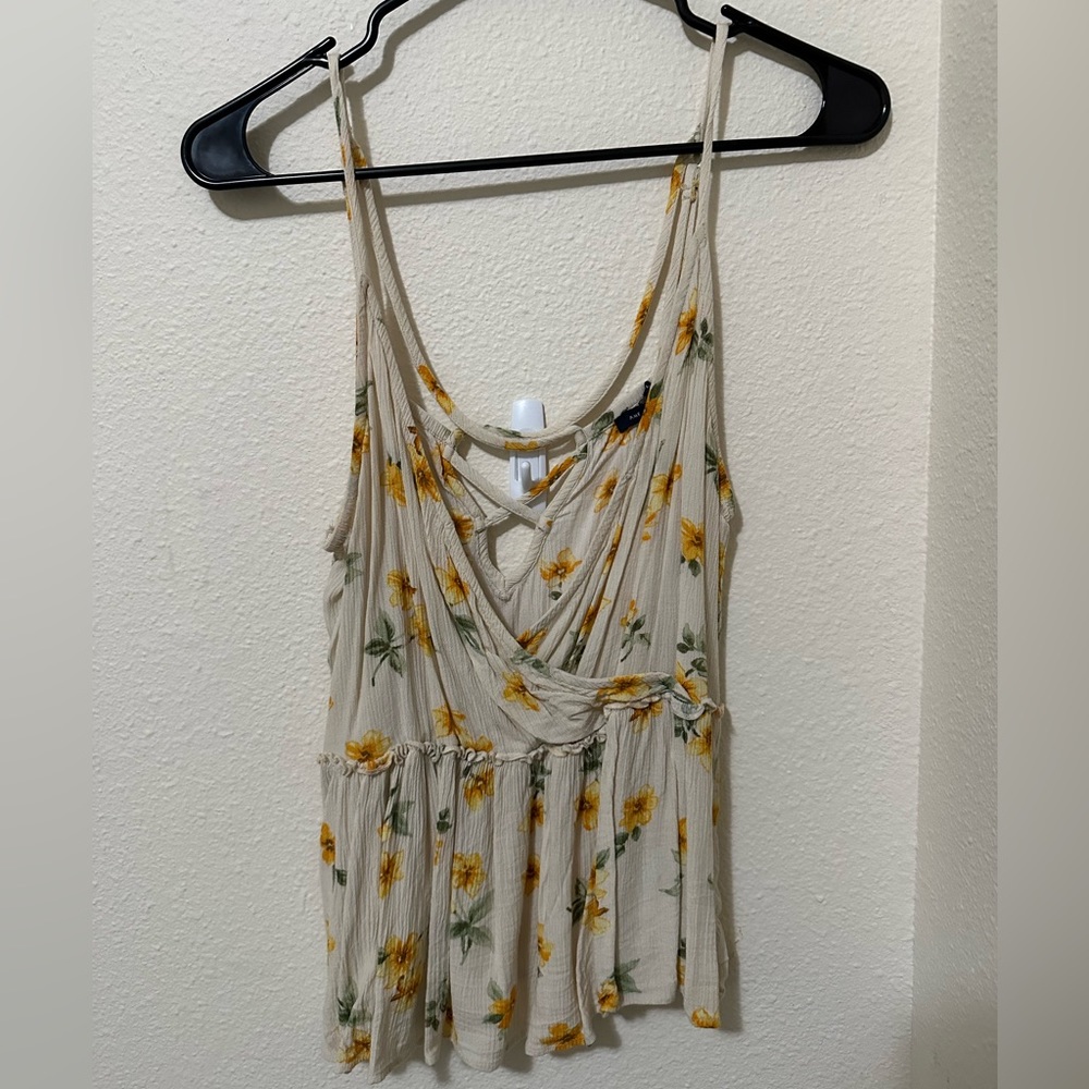 AE YELLOWISH TOP